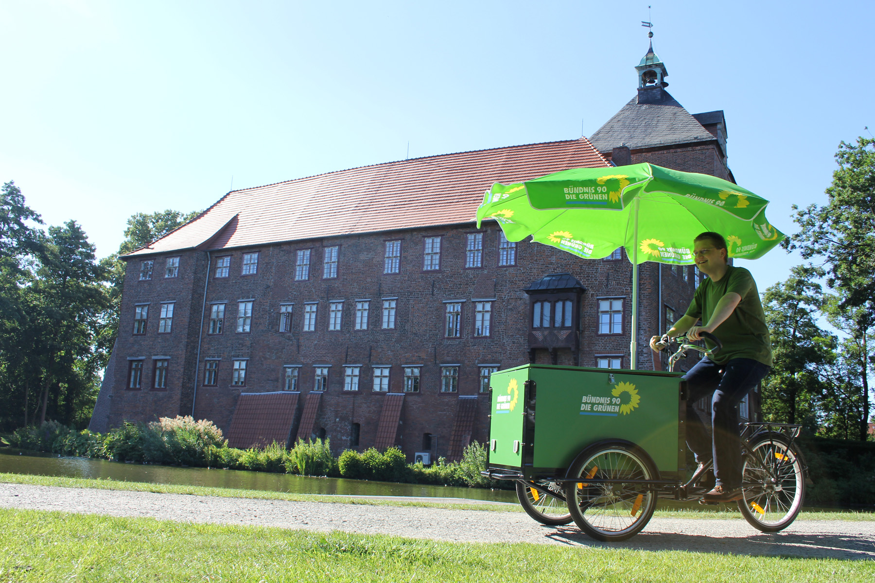 Foto des grünen Fahrrads auf dem Schlossplatz